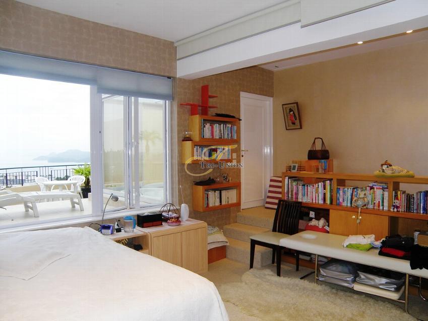 Master bedroom en- suite