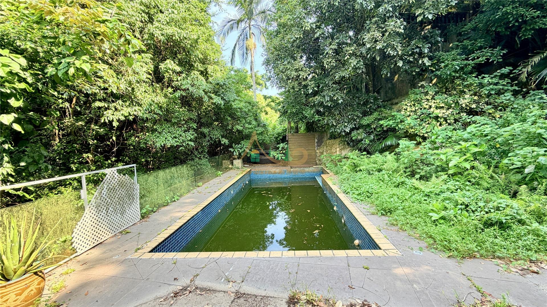 Private swimming pool